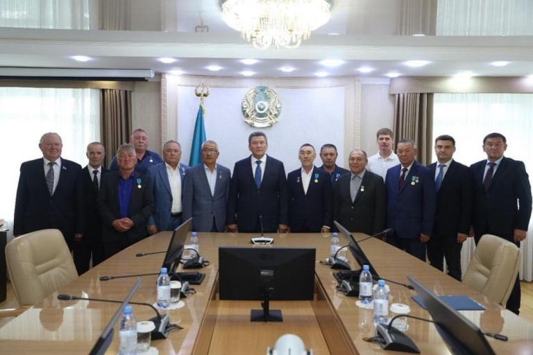 Құрылысшылар Күні құтты болсын! СҚО Әкімі маңызды нысандарды атап өтіп, мамандарды марапаттады