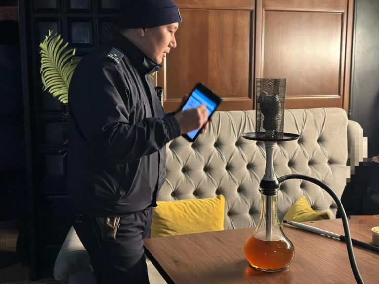 Петропавлдық Полицейлердің Тосын Рейді: Барларда Кальян Шегу Фактілері Анықталды